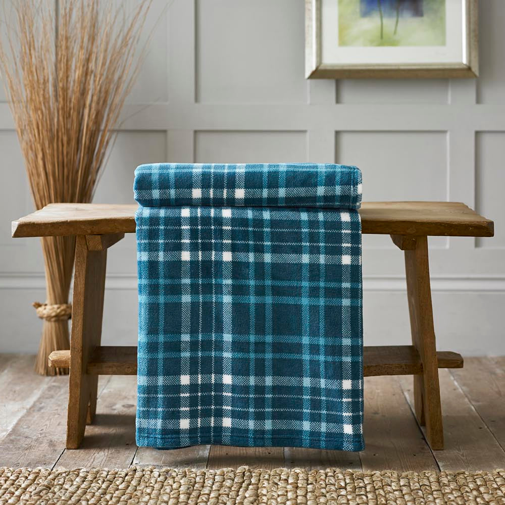 Snuggle Touch Microfibre Supersoft Fleece Throw | 140cm x 180cm | Cyan