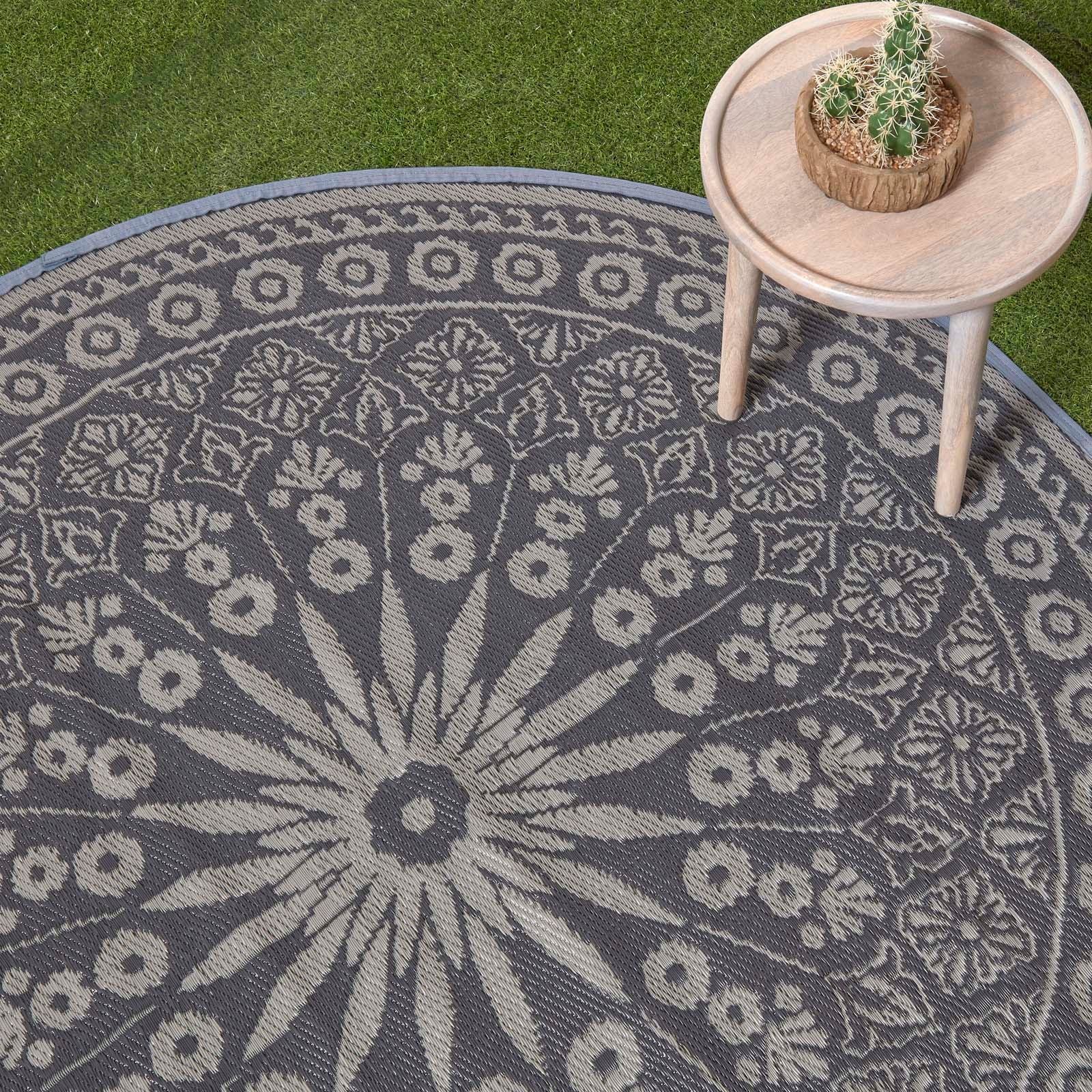 Luxury Outdoor Rug Waterproof Reversible Round For Garden Patio, Black Mandala