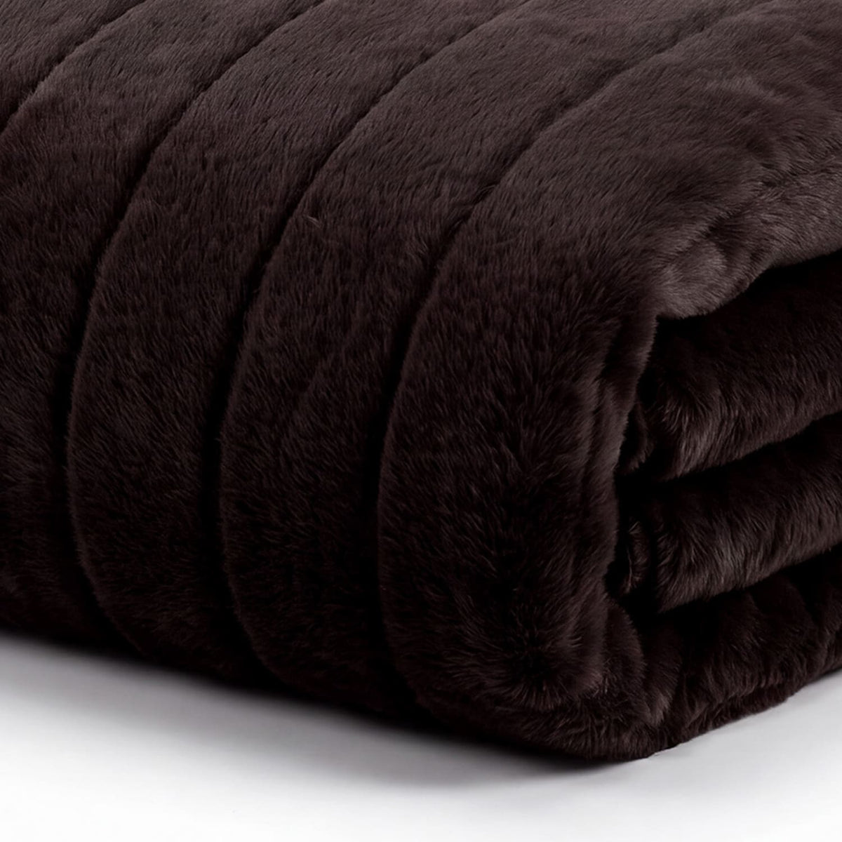 Hockley Faux Fur Throw | 150cm x 200cm | Chocolate