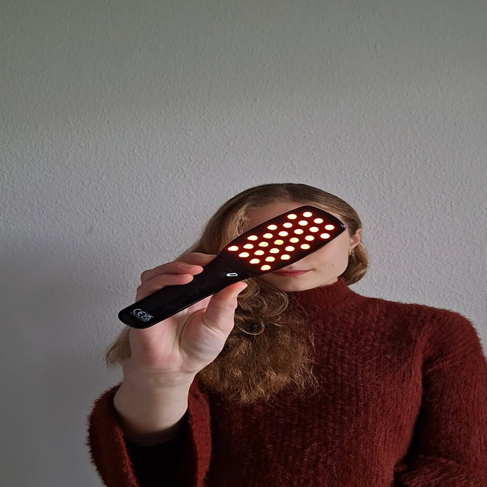 Ovey London 3-in-1 LED Hair Brush Red & Blue Light Therapy With Scalp Massage Vibration Wellness & Shine