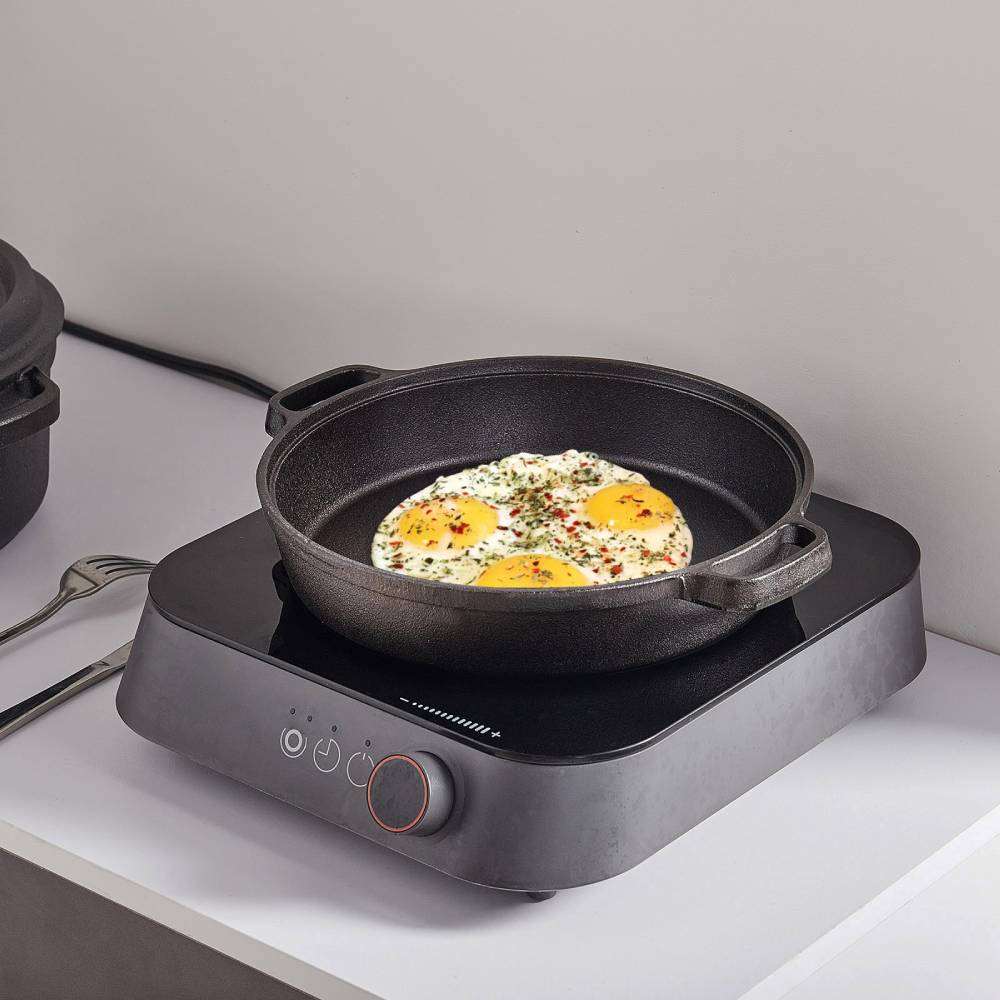 23cm/32cm Dia Black Pre-seasoned Cast Iron Pan | Large | Black