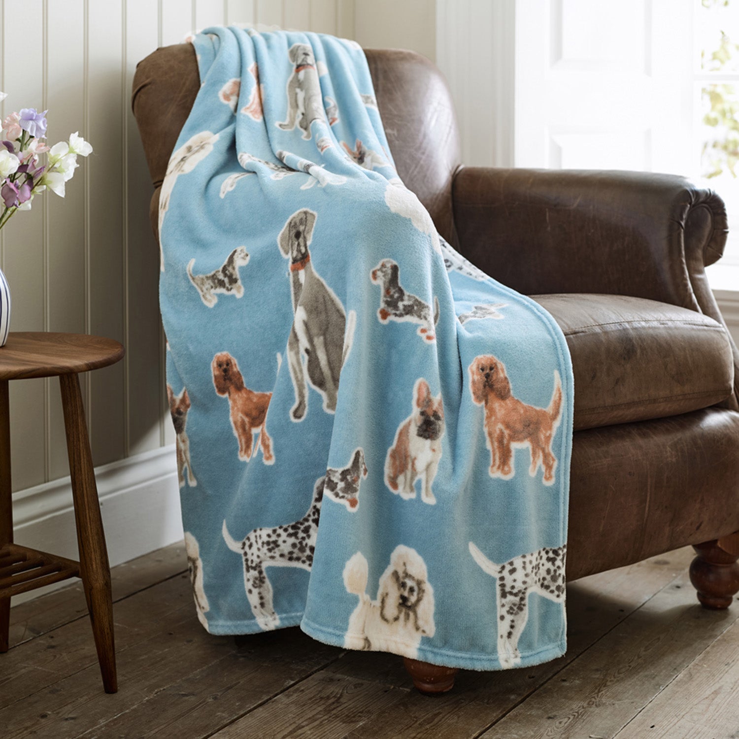 Deyongs Supersoft Kennel Club Dog Print Coral Fleece Throw