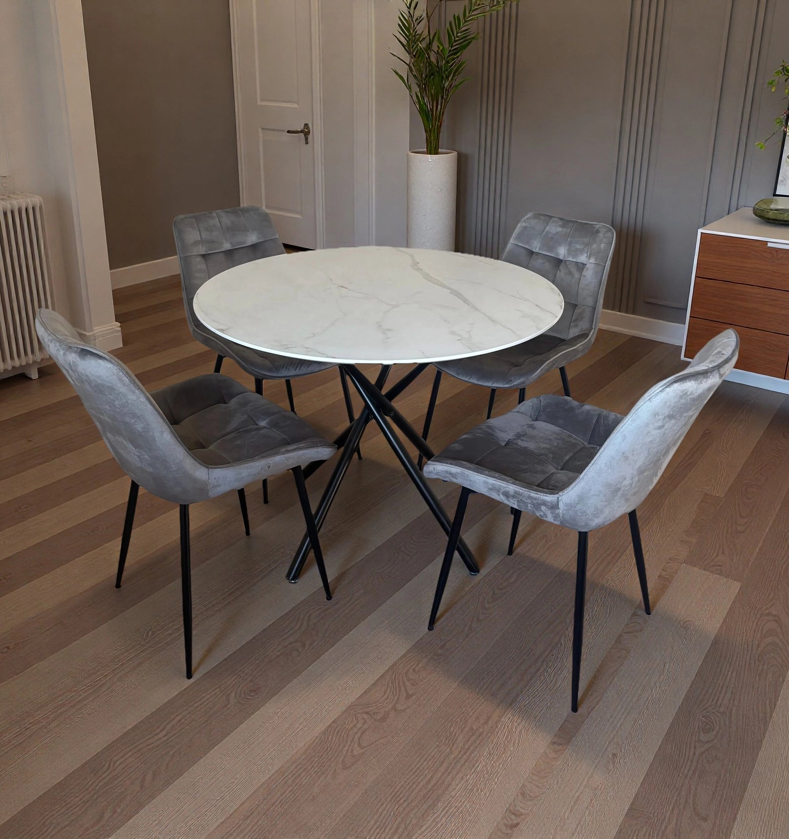 Seattle Dining Table With 4 Erica Velvet Chairs | Grey