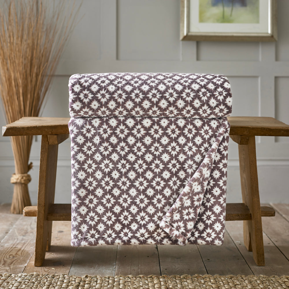Harlington Printed Heavyweight Supersoft Fleece Throw | 150cm x 180cm | Purple