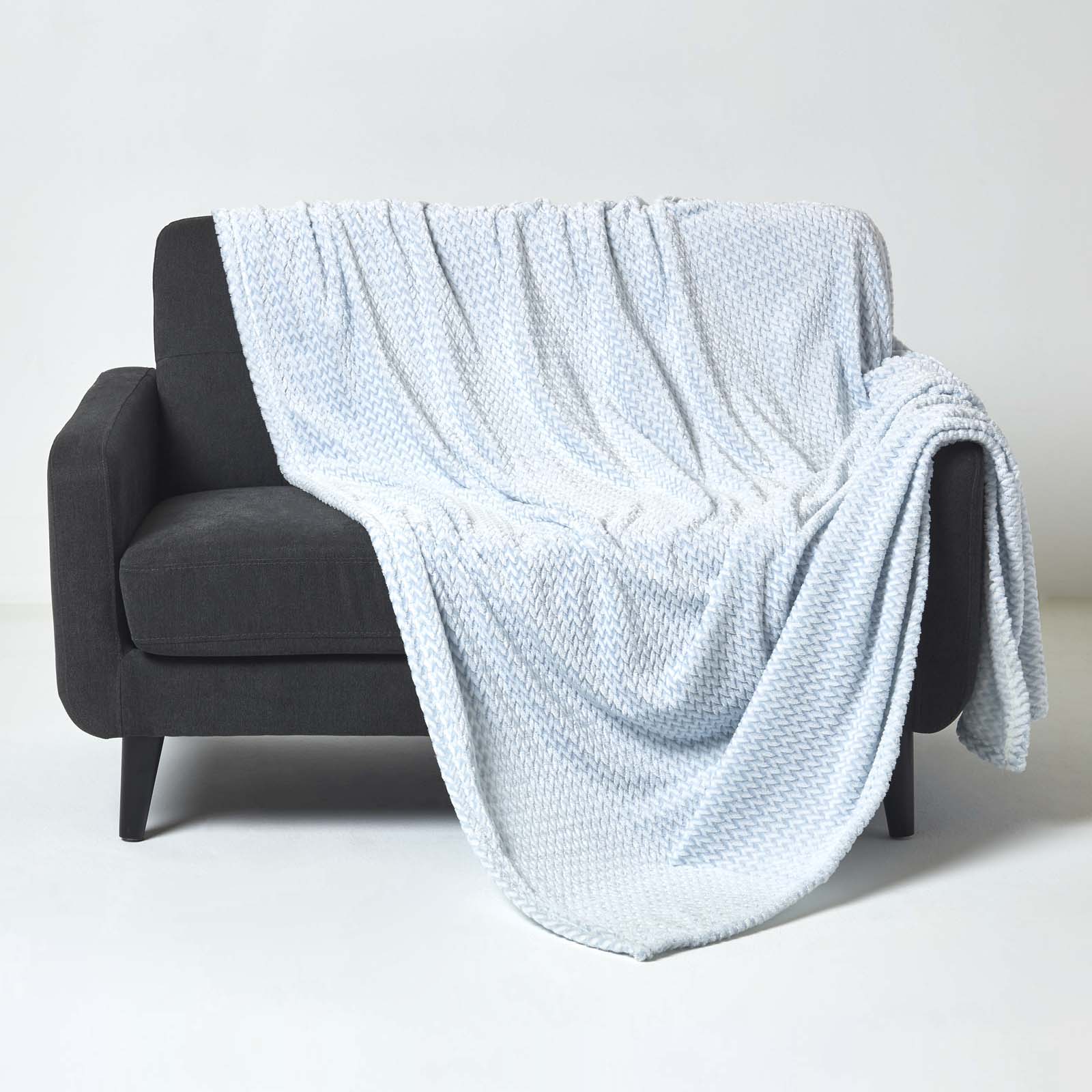 Mora Faux Fur Velvet Throw | 130cm x 160cm | Light Blue