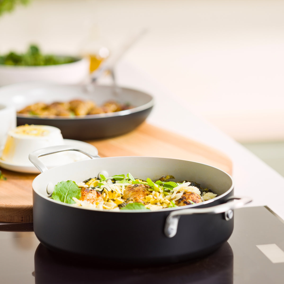 KitchenAid Cookware Coloured Aluminium Covered Skillet With 2 Handles, 24cm, Matt Black