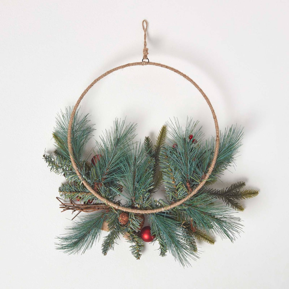 HOMESCAPES Round Metal Hoop Traditional Christmas Wreath