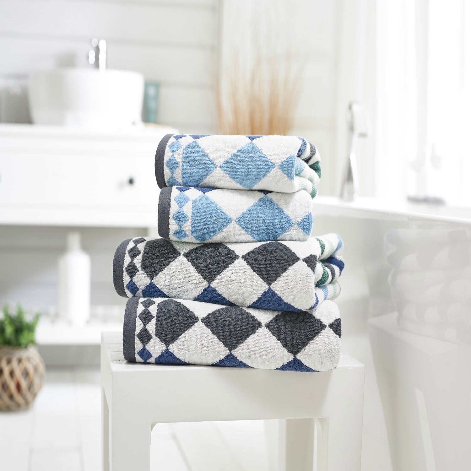 Bliss Diamonds Supersoft Ultra Absorbent Cotton Towels | Bath Towel | Green