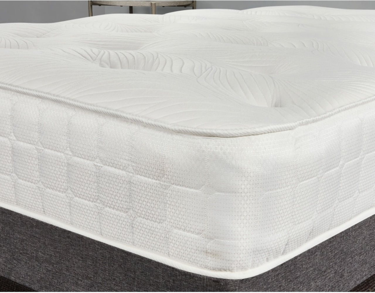 Windsor Tufted Memory Top Mattress - Medium Support | Double | White