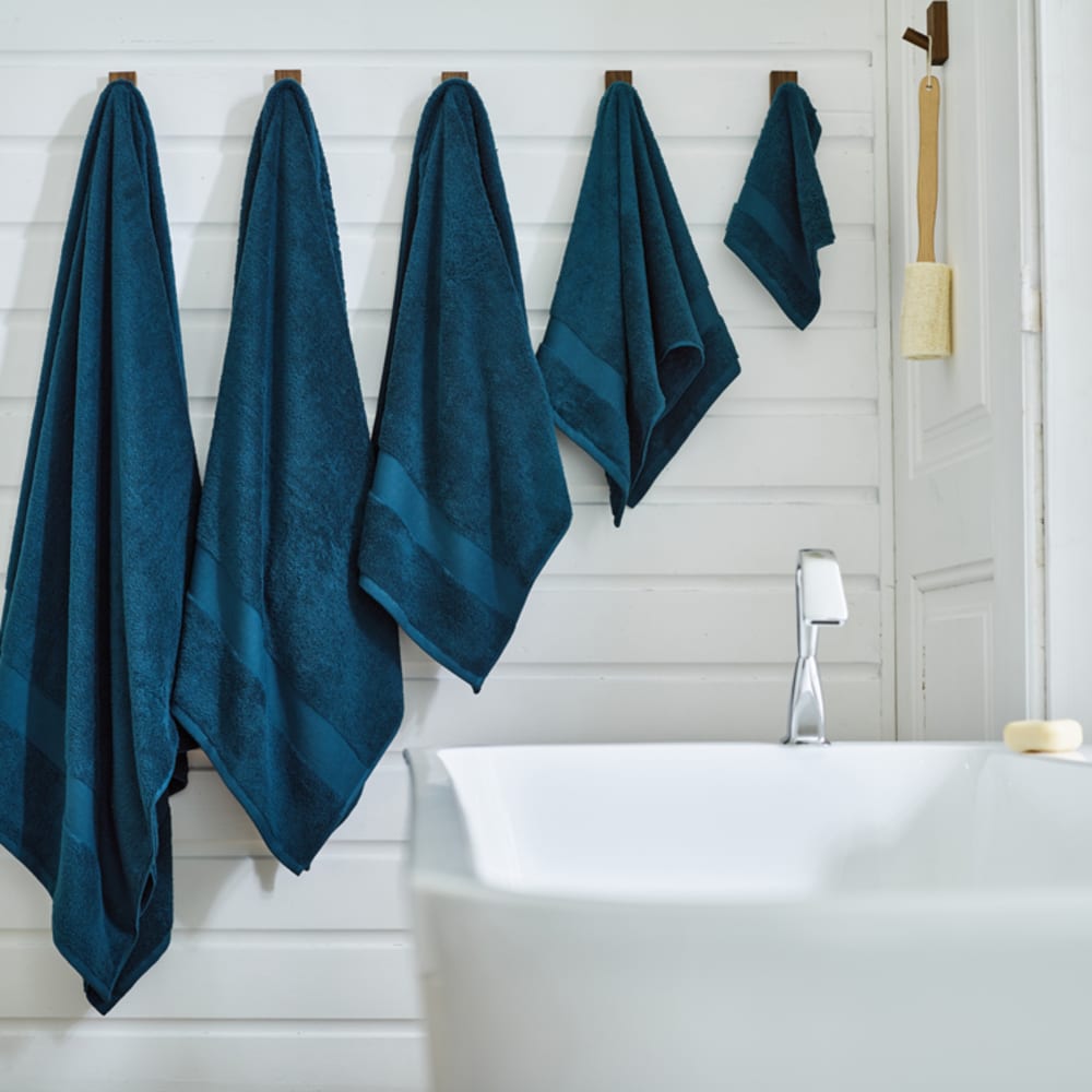 Egyptian Embrace Towels – 550gsm Egyptian Cotton, Fluffy Soft & Highly Absorbent | Hand Towel Pair | Dark Blue