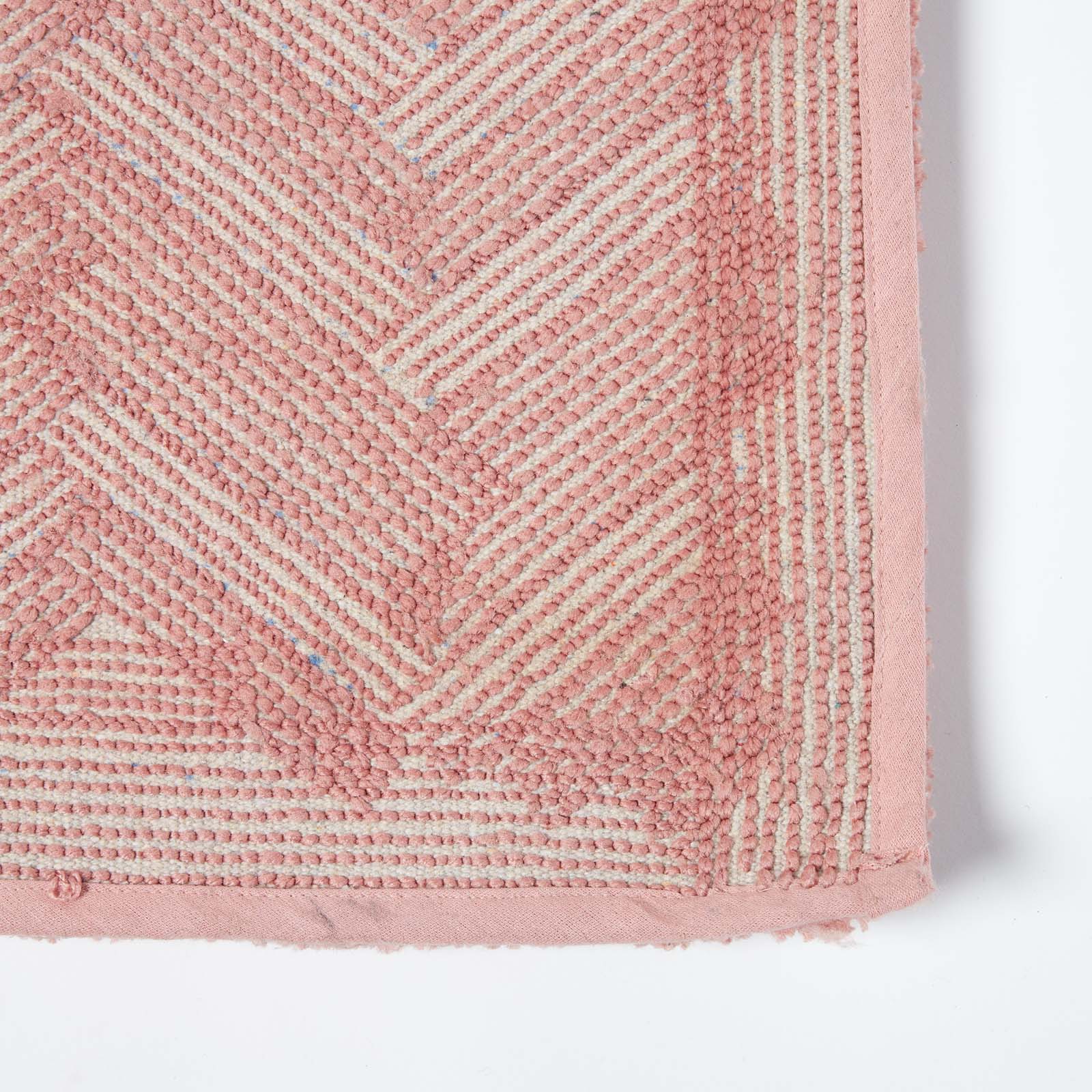 Chevron Geometric Pattern Thick Bathmat | 50 x 80cm | Blush Pink