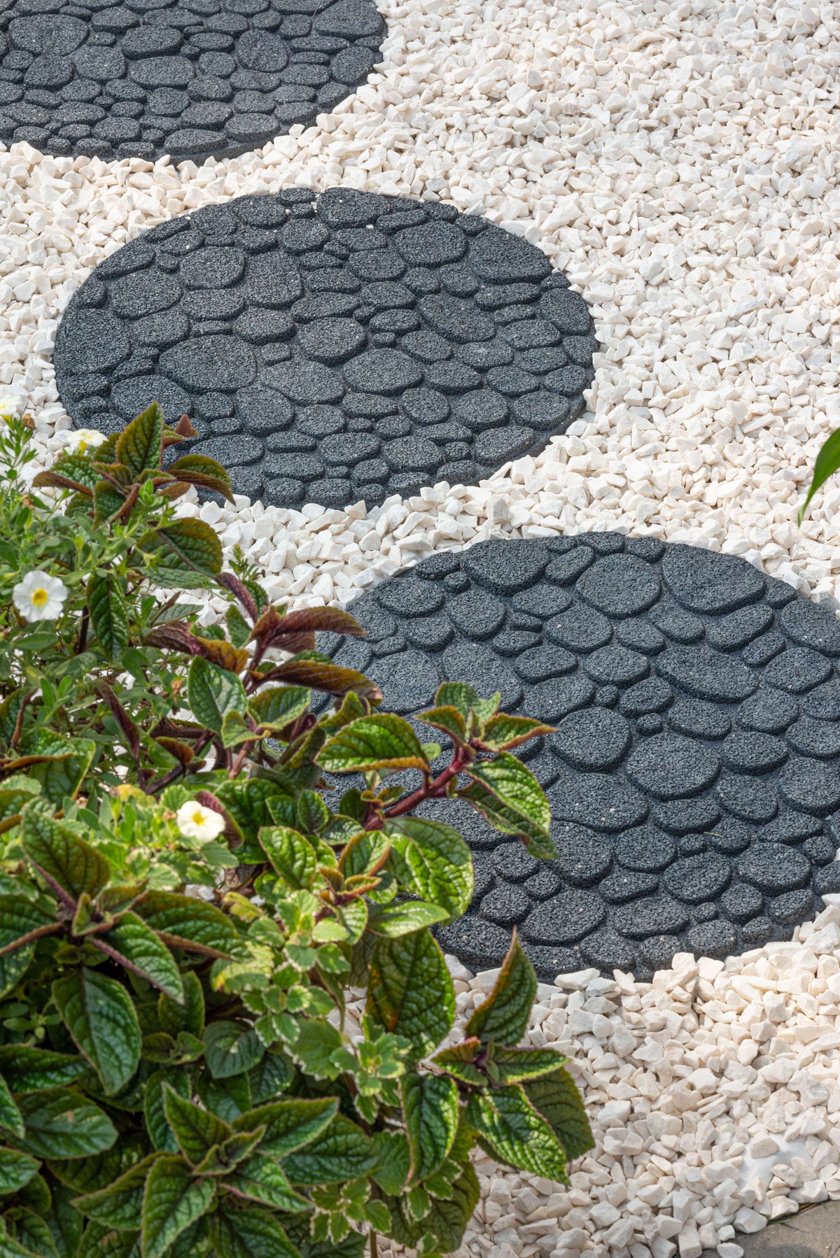 Rubber Garden Stepping Stones - River Rock | Set of 4 | Grey