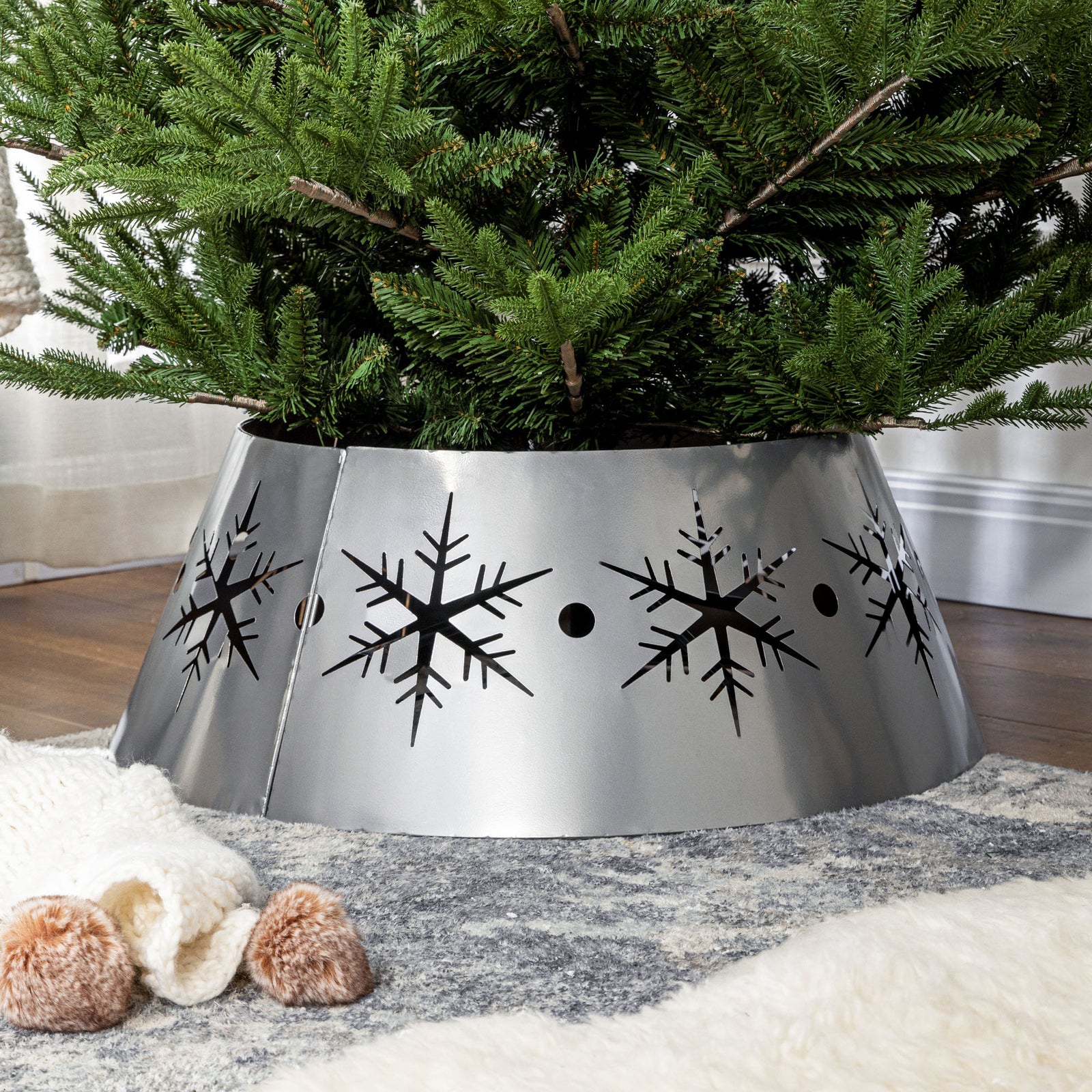 Christmas Tree Base Cover With Snowflake Patterns