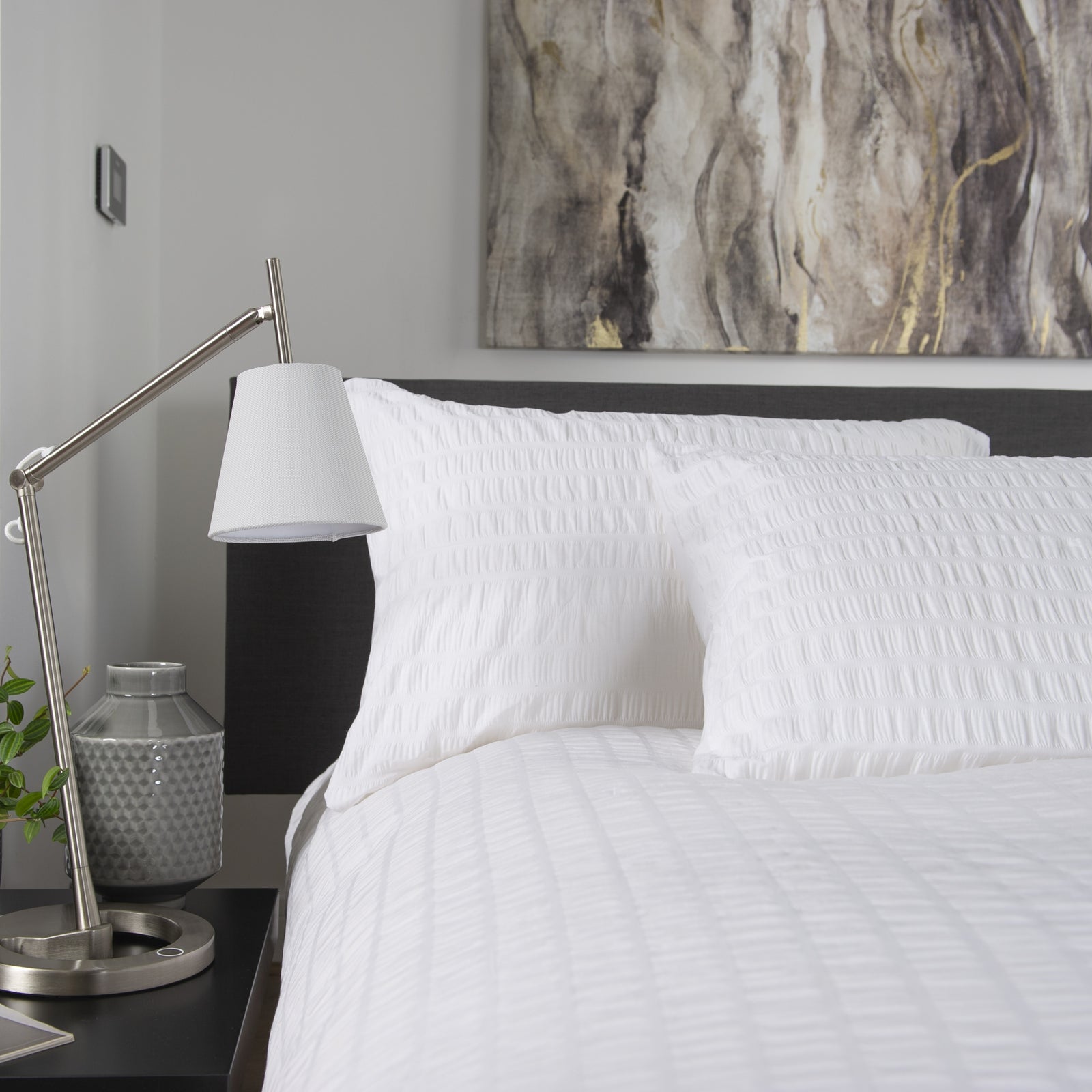 Stamford White Seersucker Bedding Set – Light & Airy Duvet Cover – 180 Thread Count | King | White
