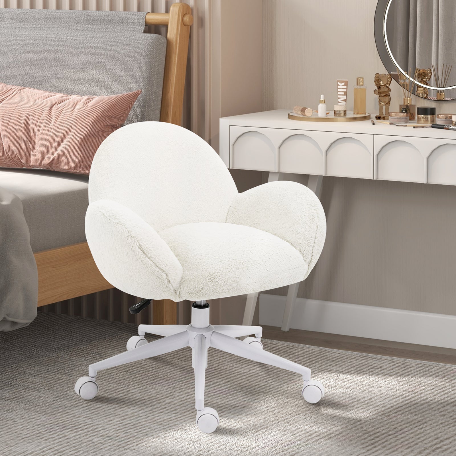 Fluffy Leisure Chair W/ Armrest | Cream