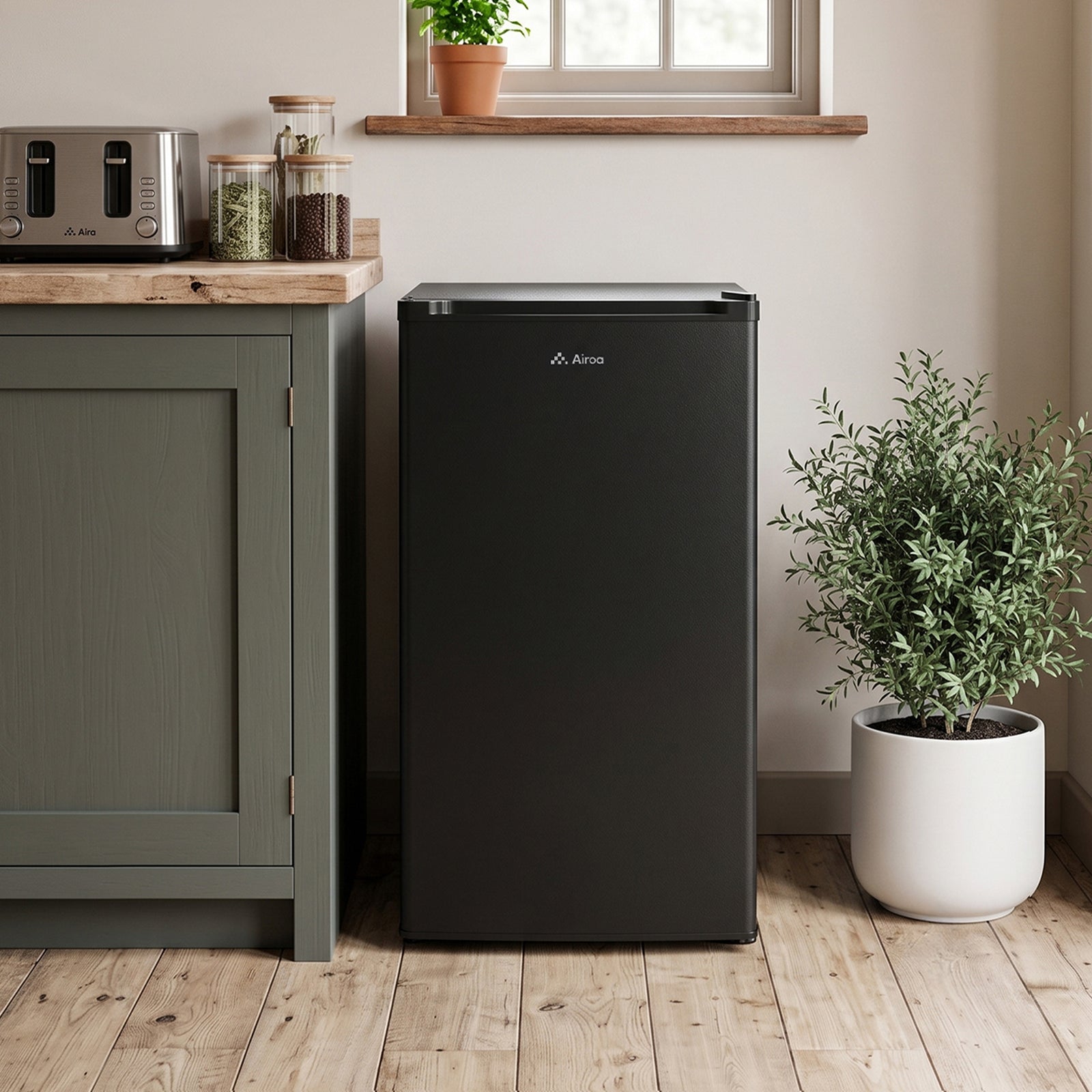 Single Door Fridge With 9l Freezer Compartment | 106l | Black