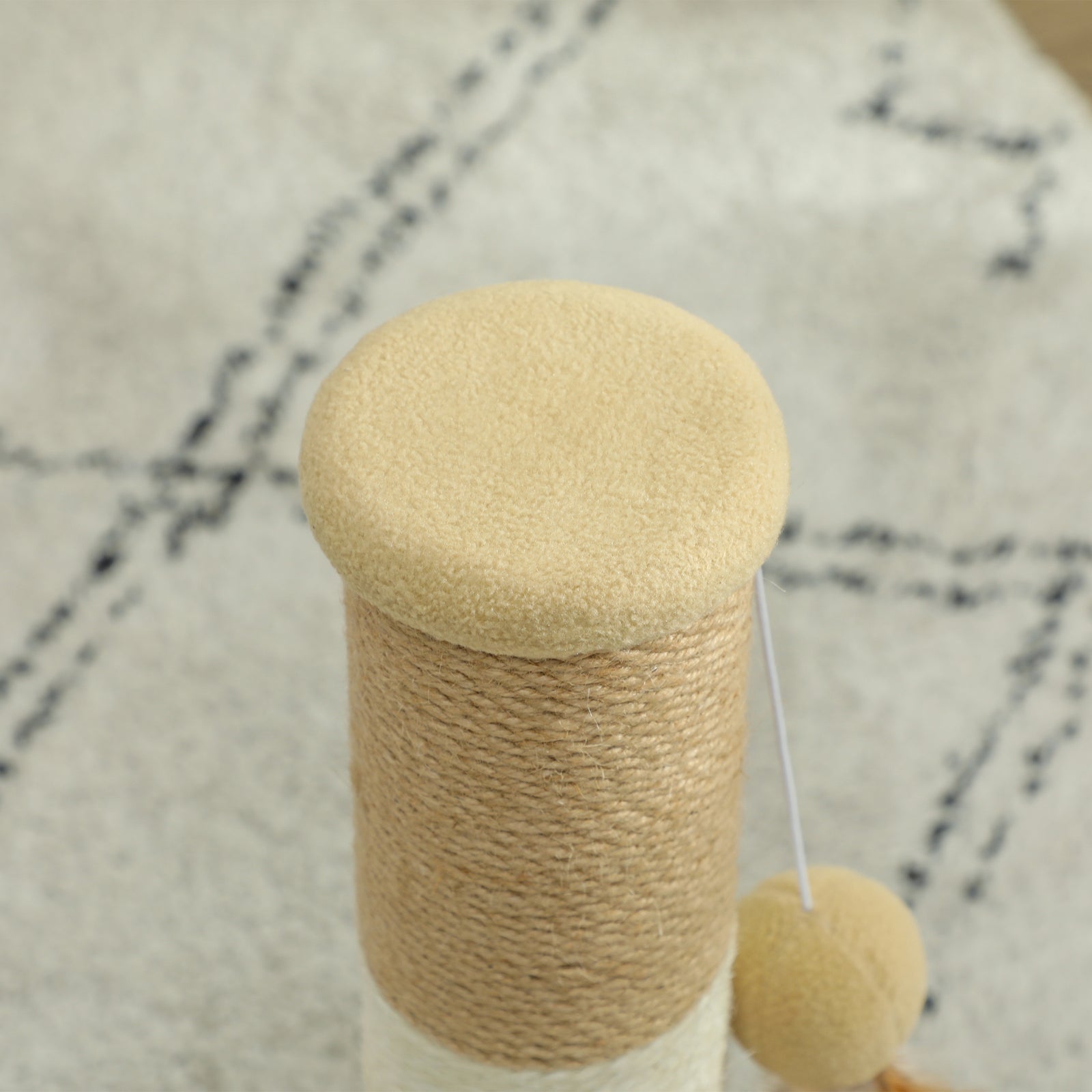 47cm Tall Cat Scratching Post For Indoor Cats, With Sisal Rope, Brown