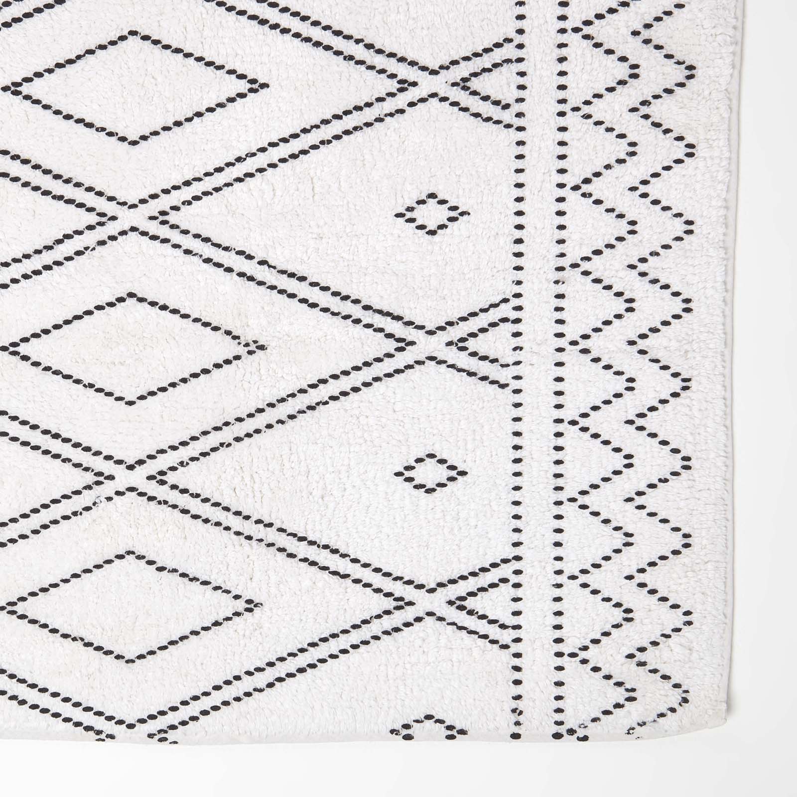 Black And White Bath Mat 100% Cotton Boho Design, 50 X 80 Cm