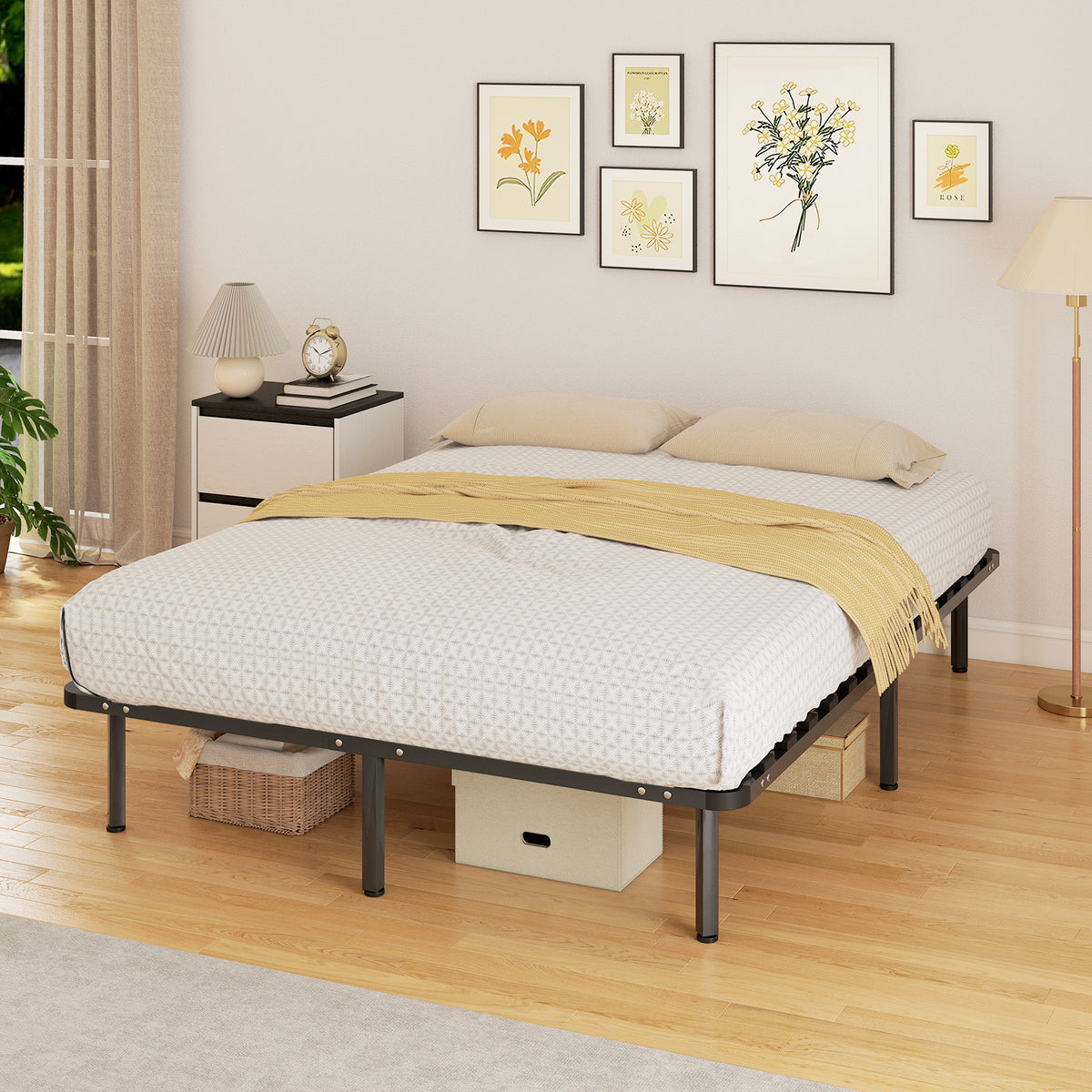 HOMCOM 4ft6 Double Bed Frame, Metal Platform Bed Frame With 28 Wood Slats