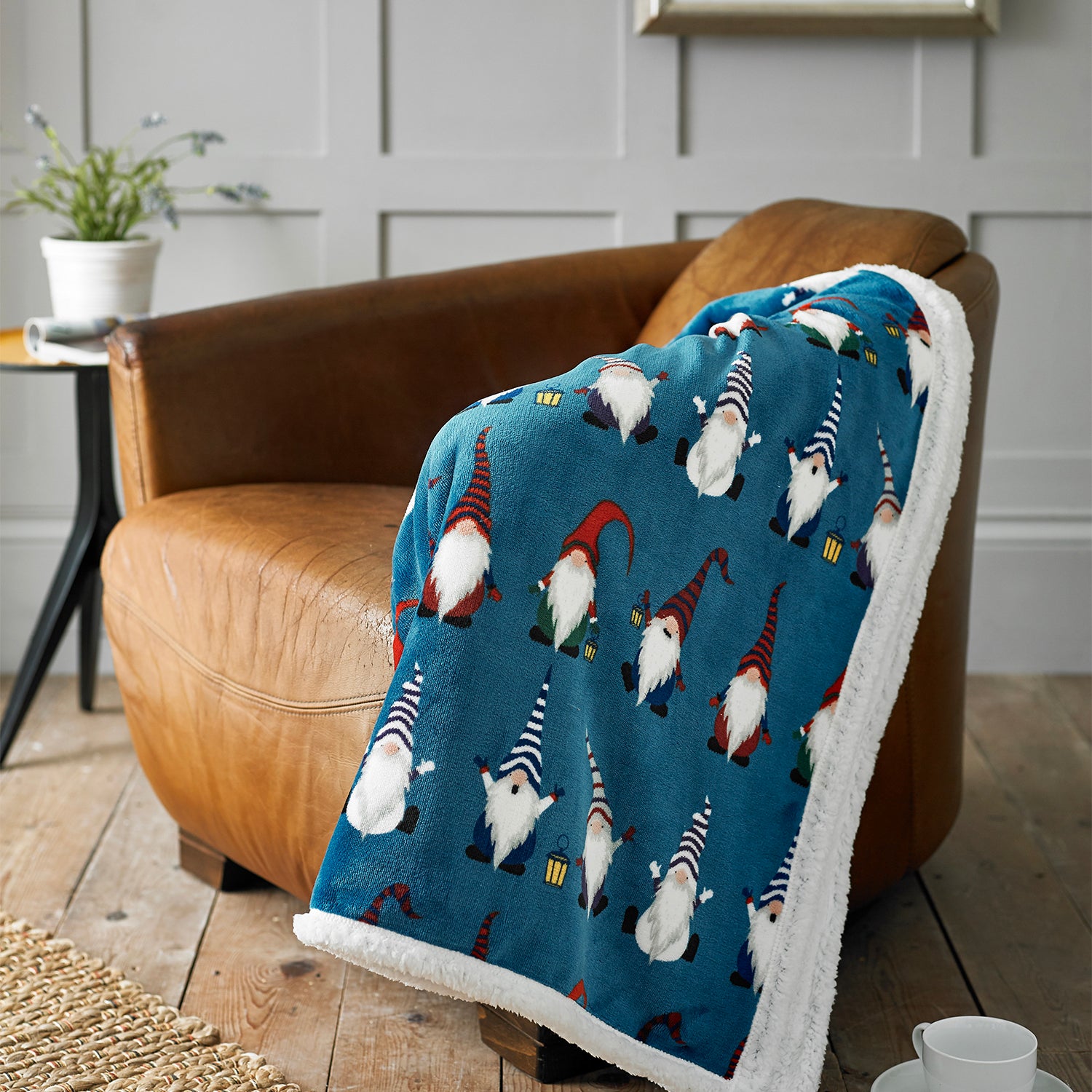 Hey Ho Blue Cuddly Sherpa Fleece Throw | 140cm x 180cm | Blue