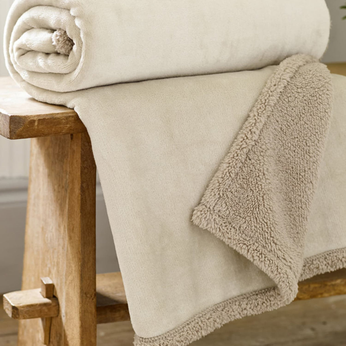 Hazelwood Sherpa Fleece Throw - 150cm x 200cm | 150cm x 200cm | Grey