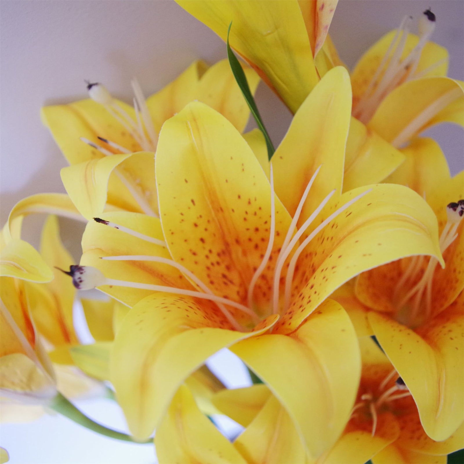 12 X 60cm Artificial Lily Stem Yellow 144 Flowers