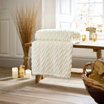 Tadcaster Supersoft Warm Chevron Designn Throw – 140x180cm Blanket | 140cm x 180cm | Cream