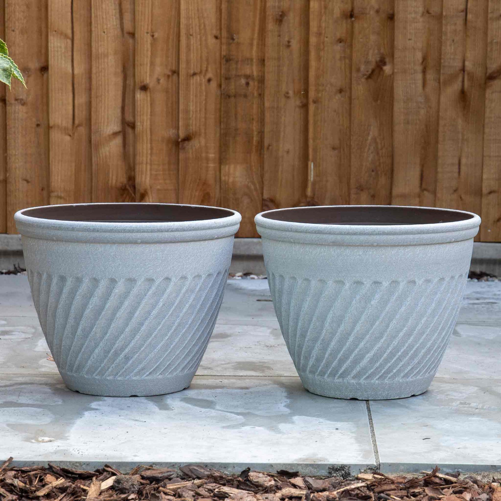 Bali 14in Planter Antique Beige 24l Plastic | Set-of-1