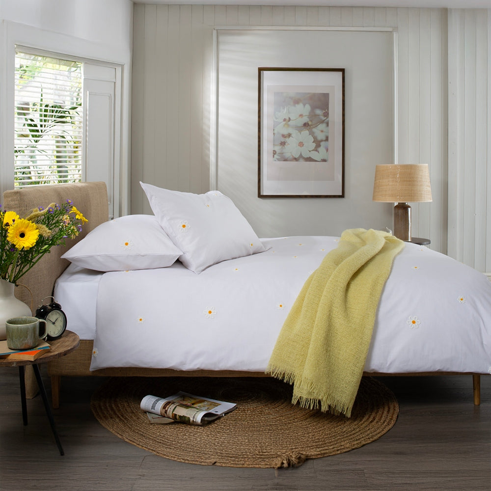 Tufted Daisy Duvet Cover Set – 100% Cotton, Soft, Breathable & Elegant Floral Bedding | Double | White
