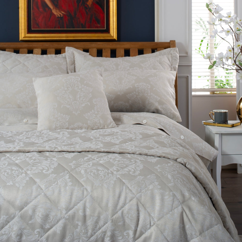 Versailles Jacquard Bedding – Delicate Detailing, Luxurious Comfort | Super King | Natura