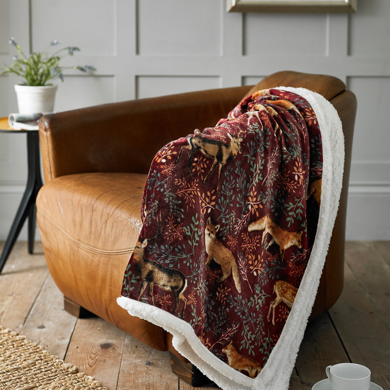 Snuggle Warm Fleece 140x180cm Throw Fox And Deer Mulberry