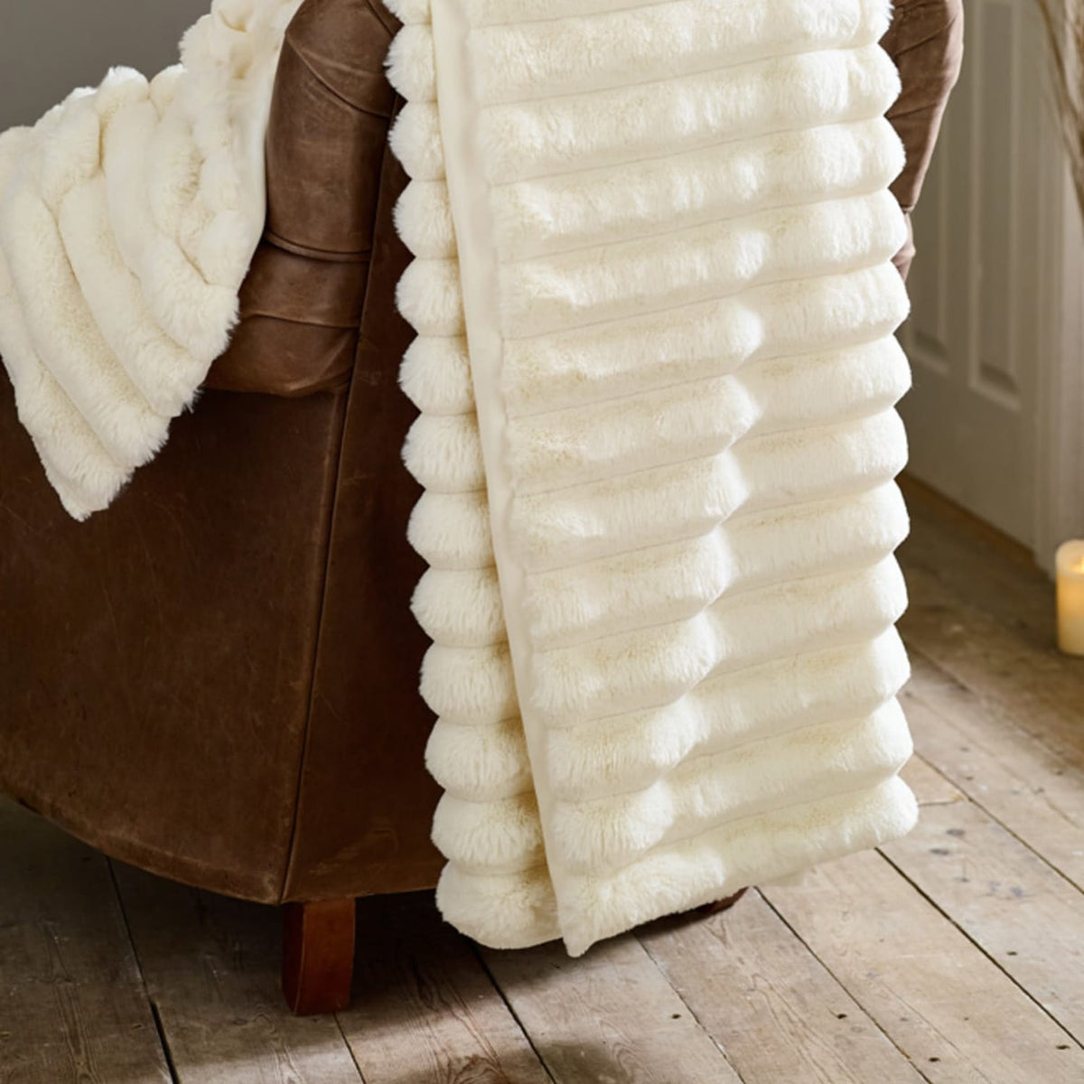 Kenwood Faux Fur Throw | 130cm x 170cm | Cream
