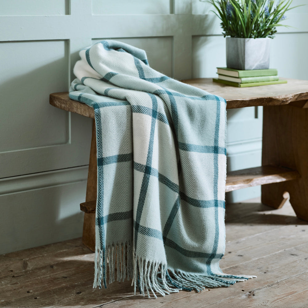 Helmsley Jacquard 130cmx 170cm Soft Throw Blankets | 130cm x 170cm | Teal