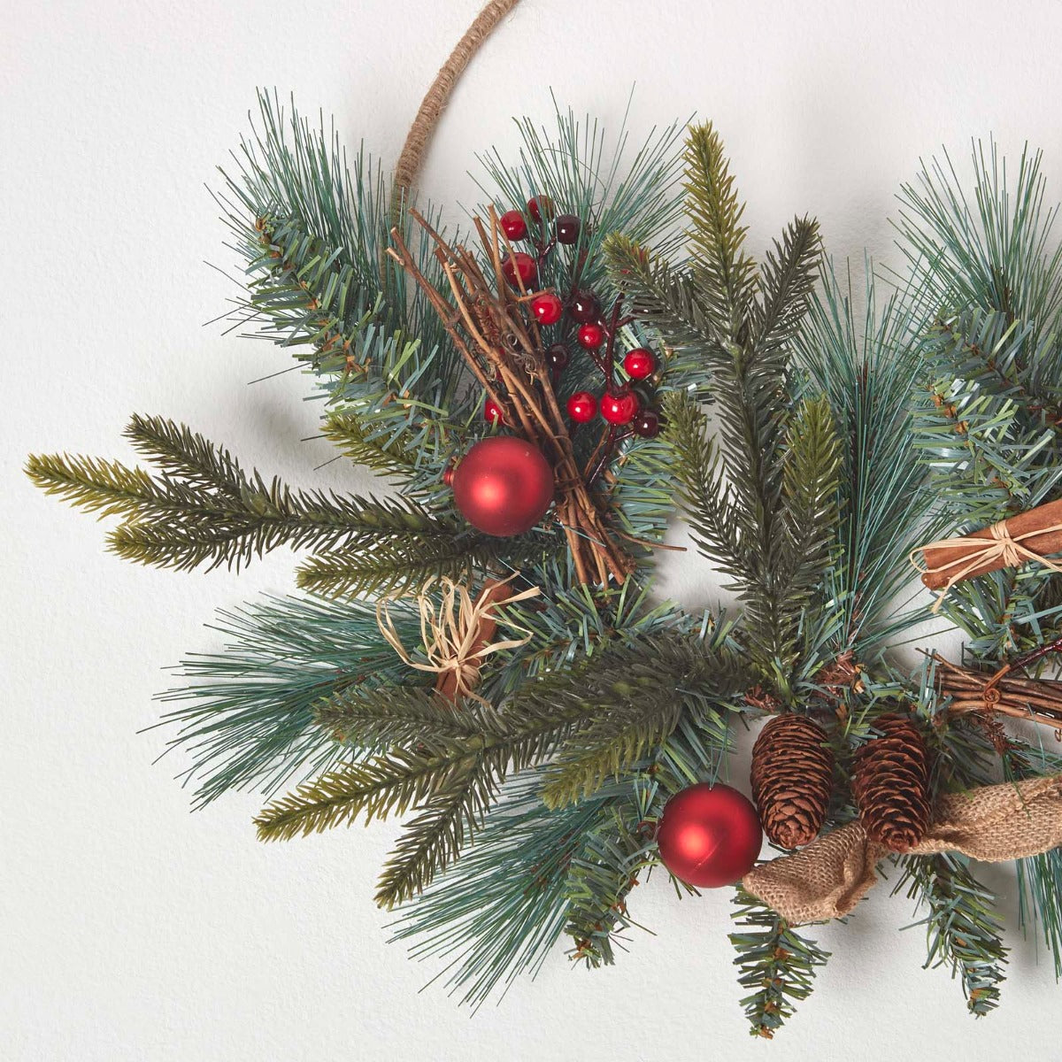 HOMESCAPES Round Metal Hoop Traditional Christmas Wreath