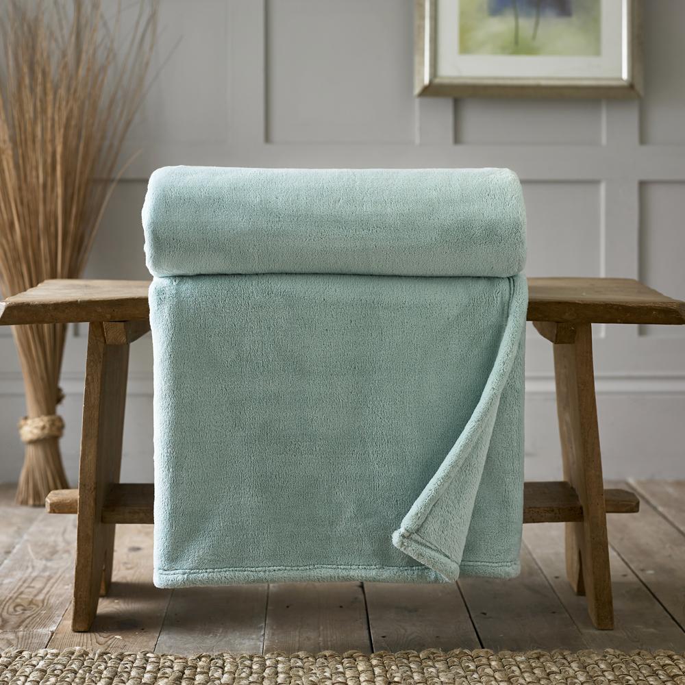 Hardwick Heavyweight Supersoft Fleece Throw | 150cm x 180cm | Green