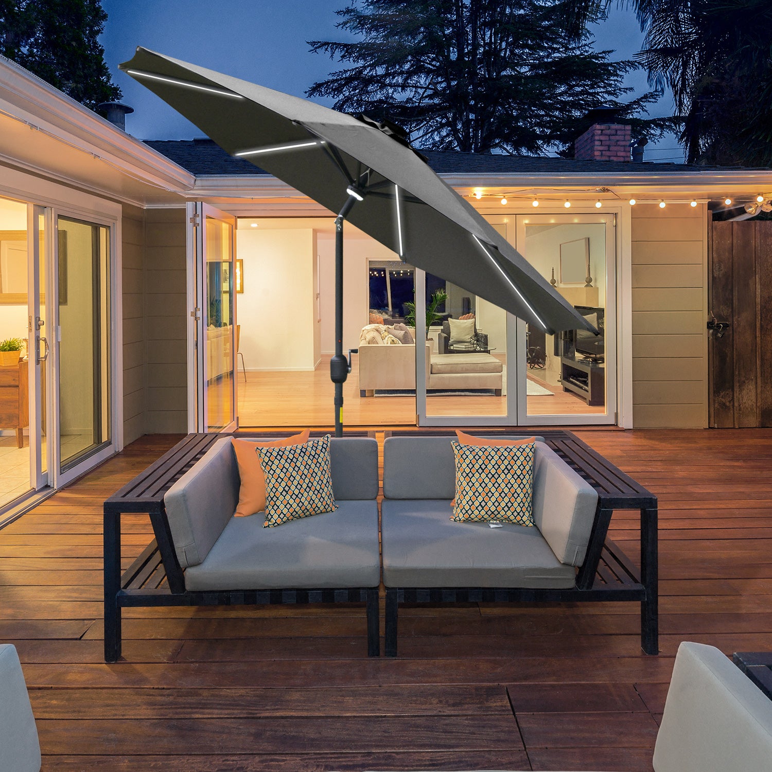 2.7m Parasol W/ Led Solar Light & Angled Canopy