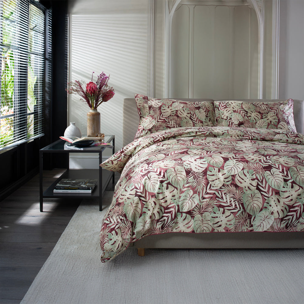Tropical Garden Red 100% Cotton Duvet Cover Set With Piped Edging | Super King | Red