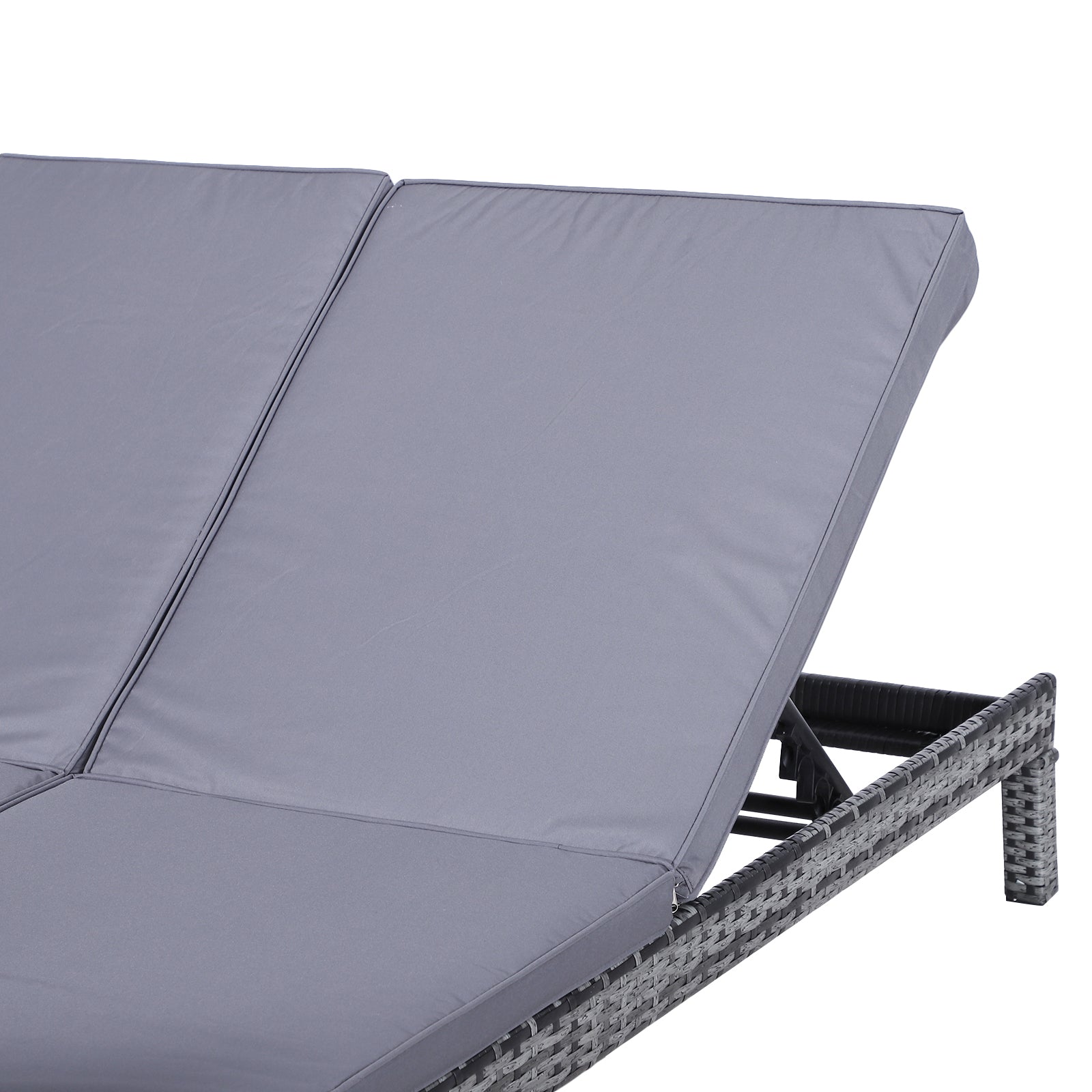 2-person Rattan Lounger W/ Cushion