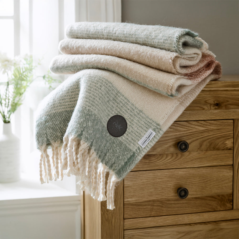 Rossendale Soft Jacquard 130x170cm Fringed Throw Blanket | 130cm x 170cm | Blush