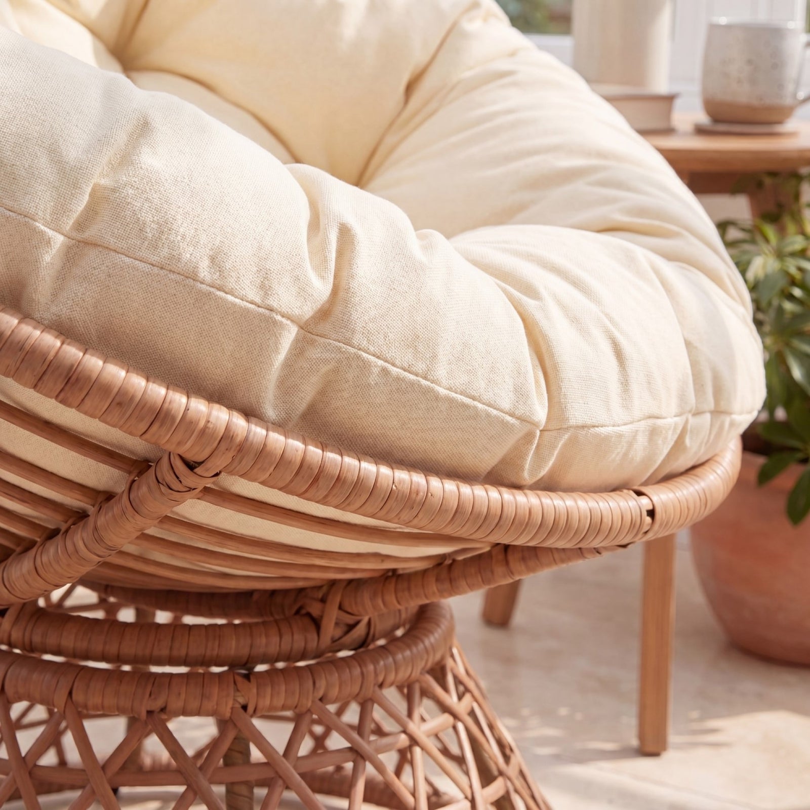 Liora Outdoor Or Indoor Swivel Papasan Chair | Cream