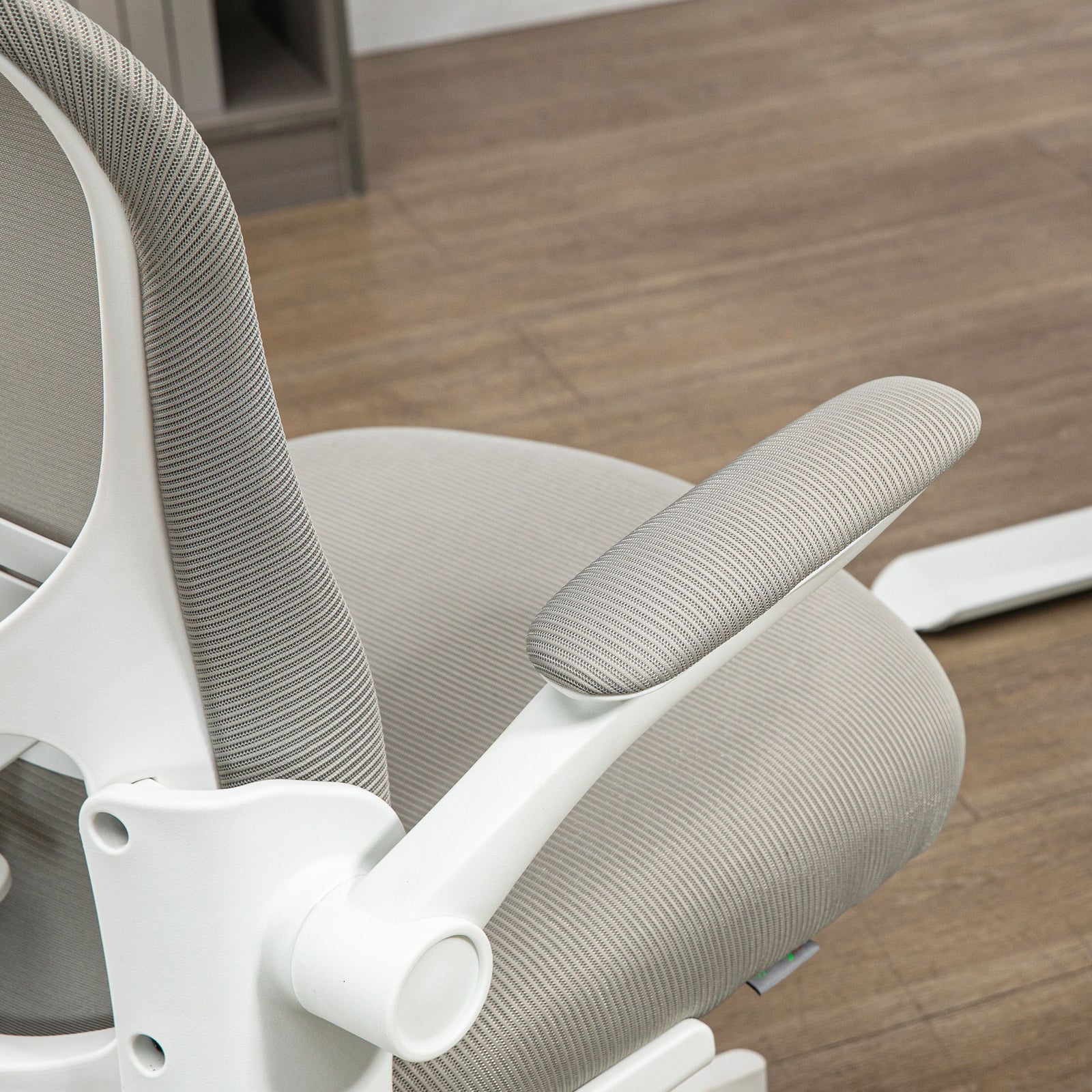 Mesh Office Chair W/ Headrest Arm