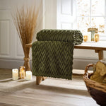 Tadcaster Supersoft Warm Chevron Designn Throw – 140x180cm Blanket | 140cm x 180cm | Green