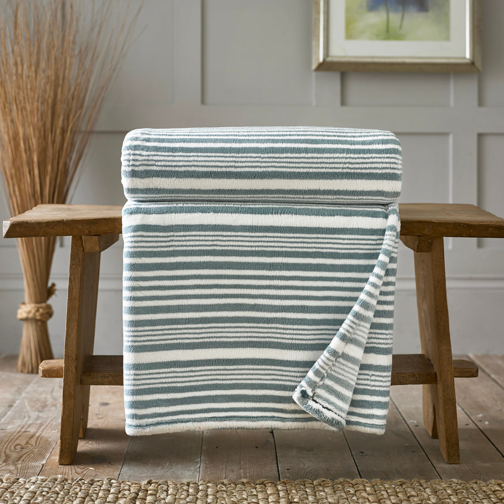 Rochdale Printed Heavyweight Supersoft Fleece Throw | 150cm x 180cm | Blue