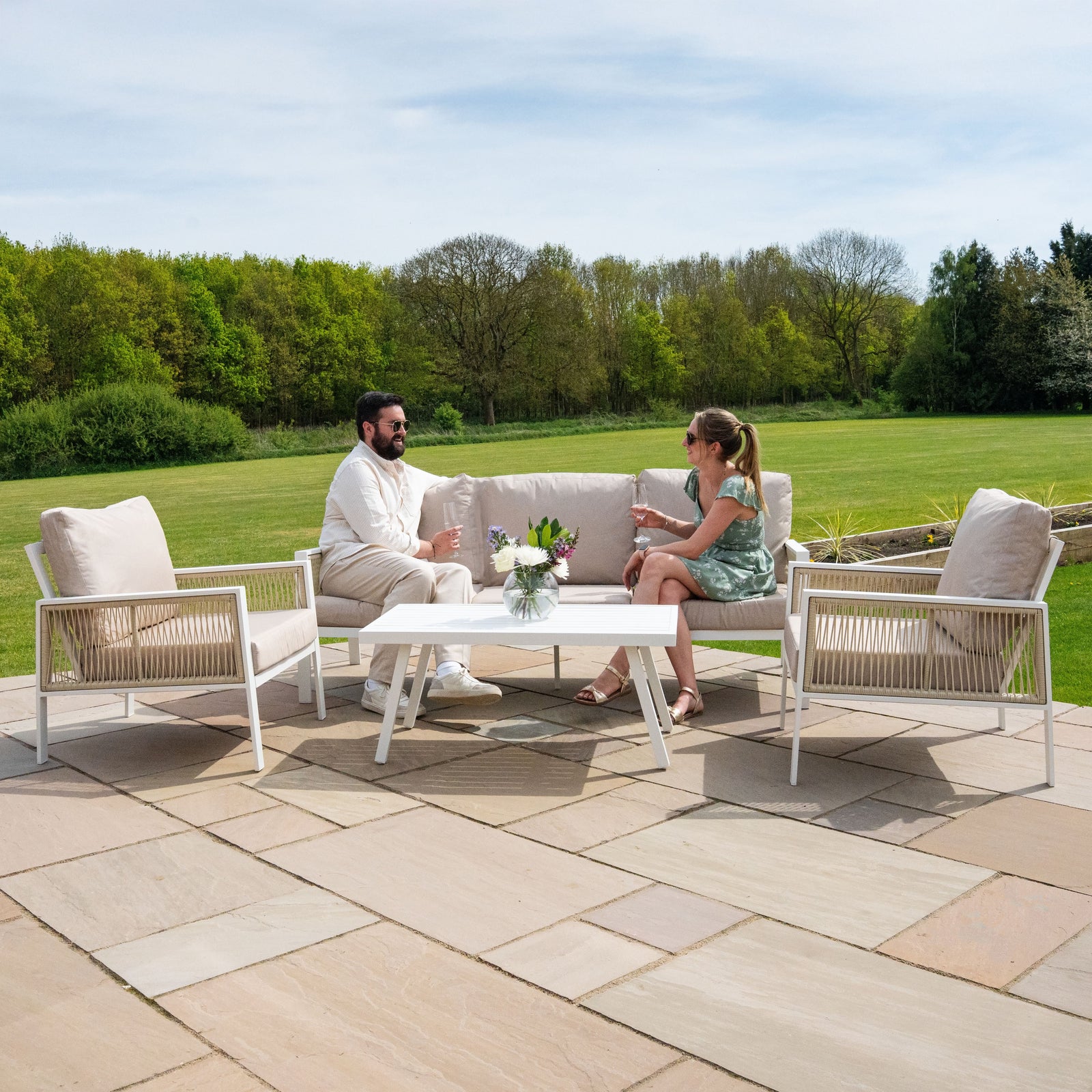 Aluminium 4 Piece Sofa Set With Rattan Storage Box | White