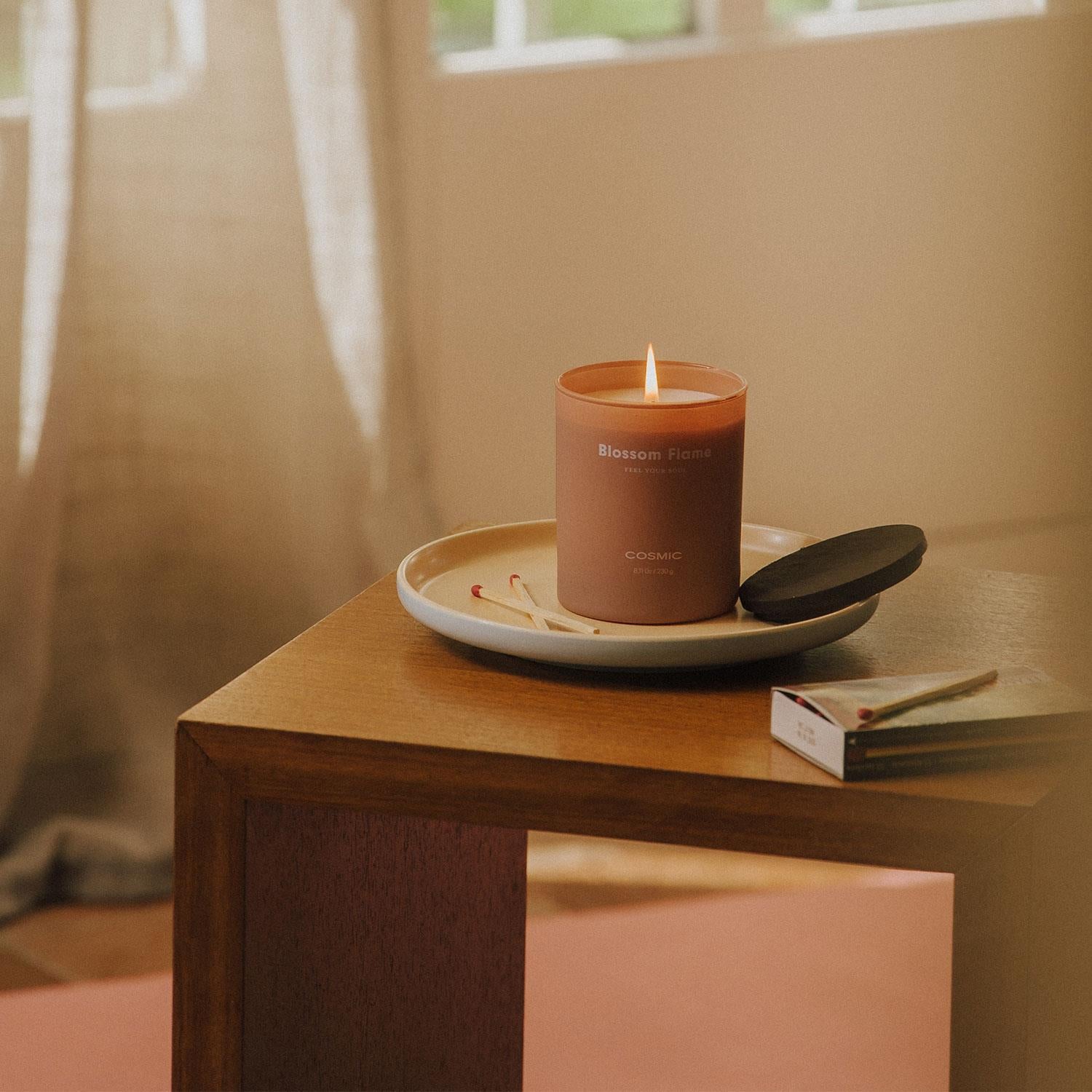 Scented Candle 50h, Woody And Amber Scent, Essentials Collection