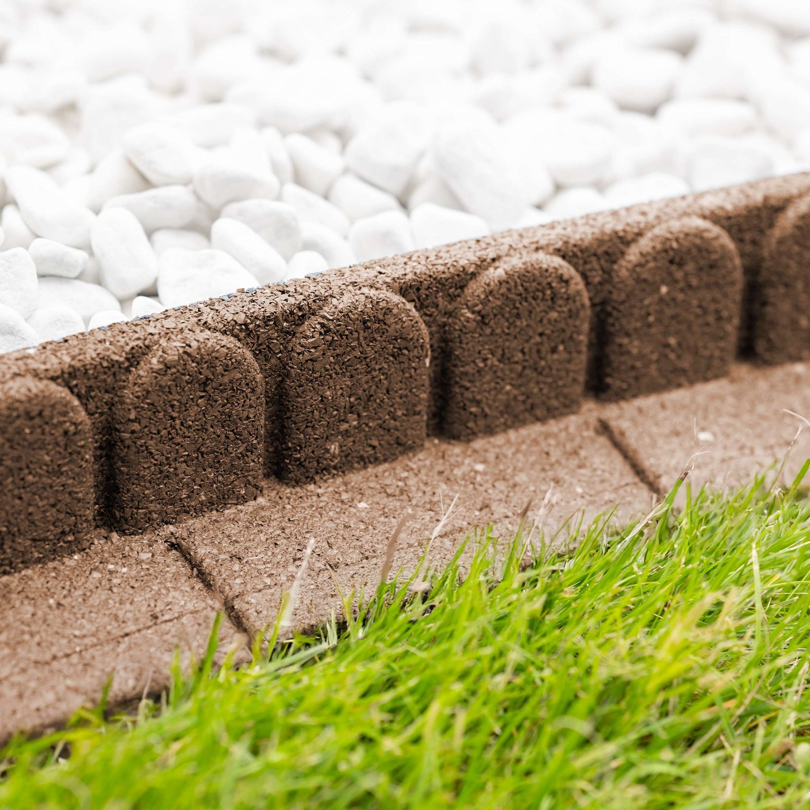 Lawnmover Friendly Rubber Garden Border 1.2m | Set of 20 | Brown