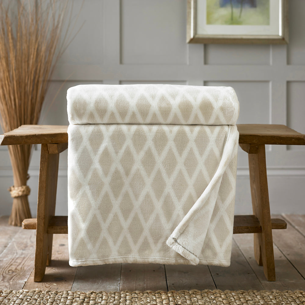Ravenshead Printed Heavyweight Supersoft Fleece Throw | 150cm x 180cm | Beige