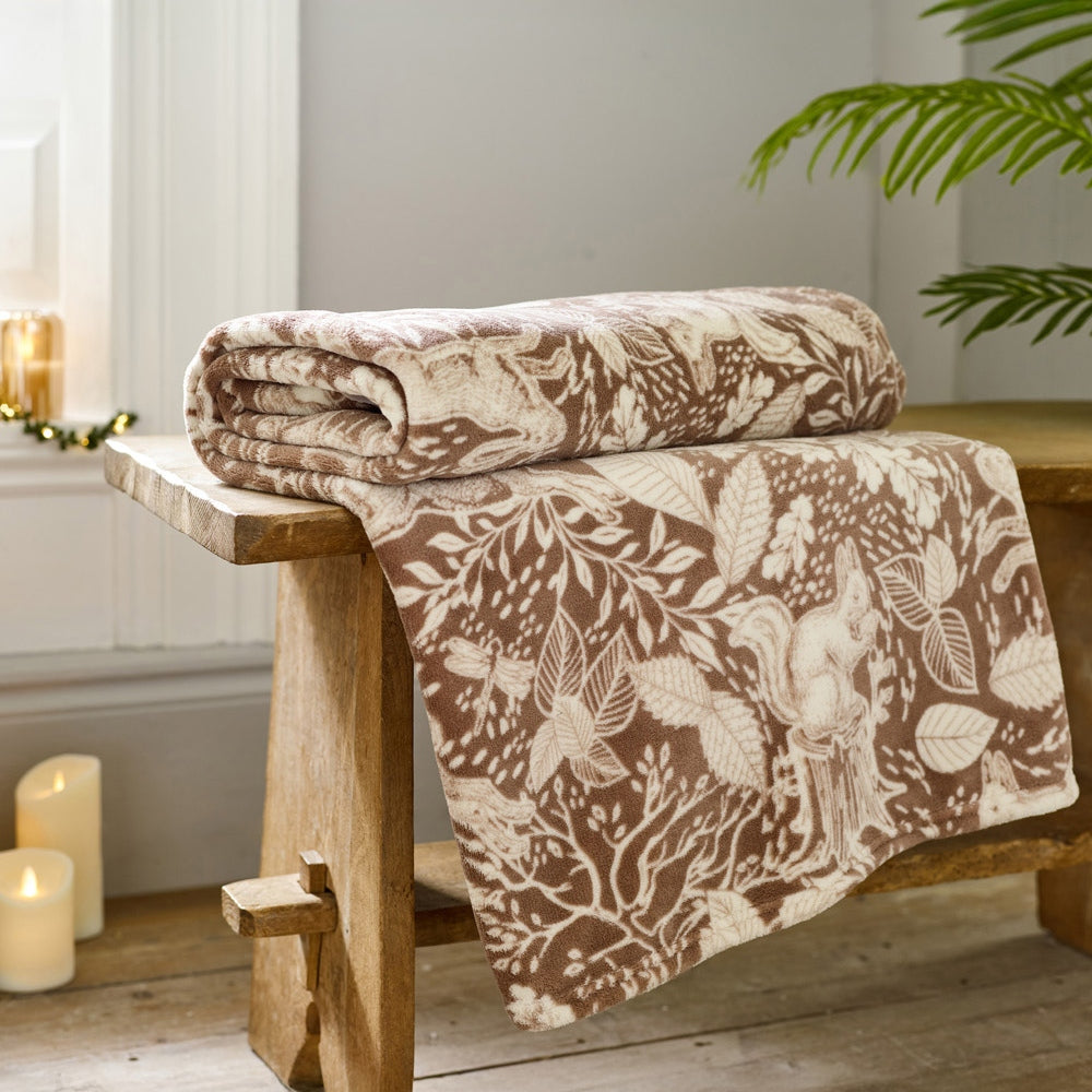 Winter Forest Woodland Fleece Throw – 140x180cm – Cosy  Animal Print Blanket | 140cm x 180cm | Umber