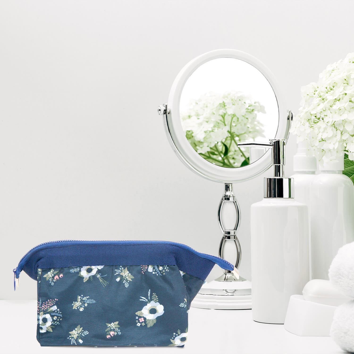 Fashionable Waterproof & Portable Cosmetic Bag