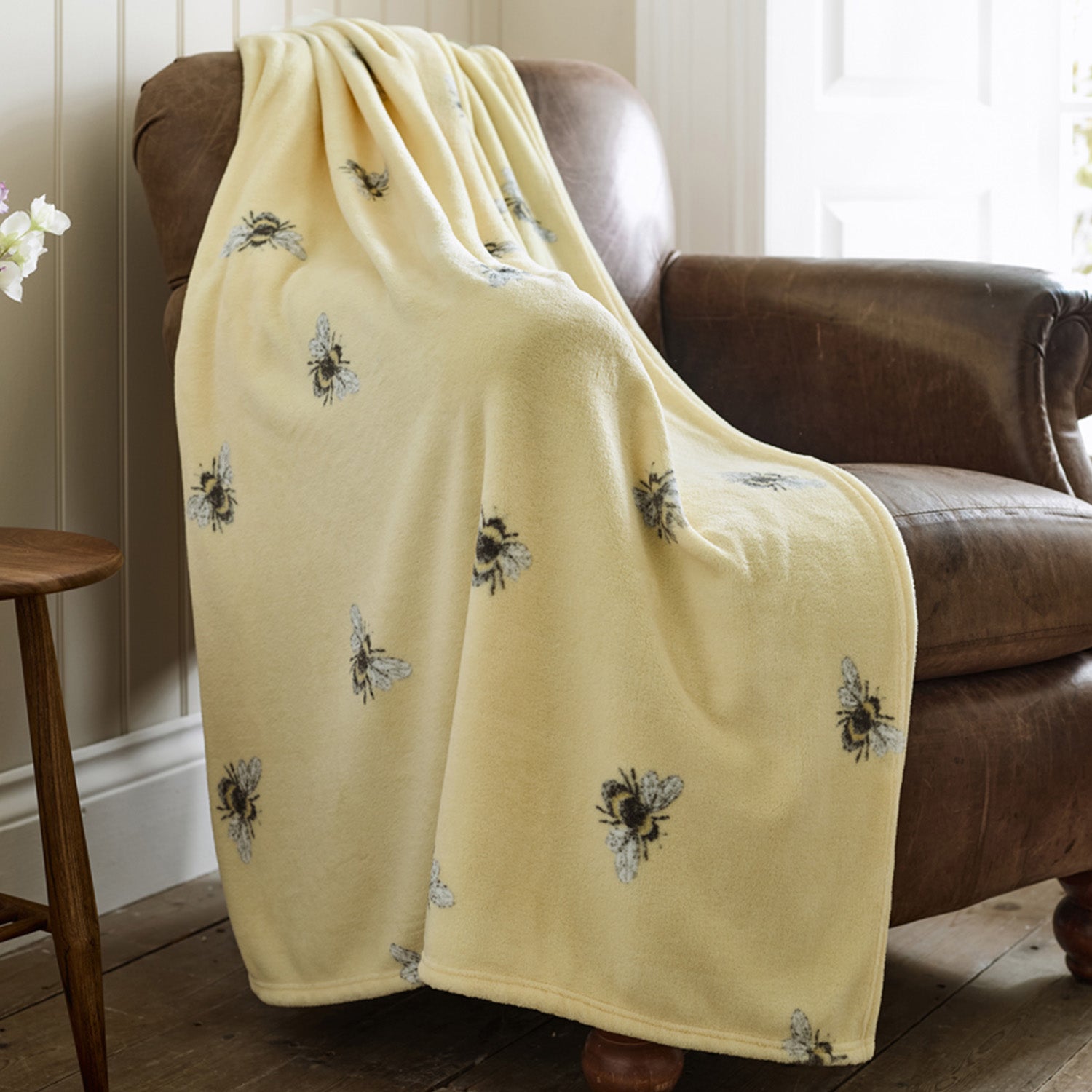 Deyongs Supersoft Honey Bee Print Coral Fleece Throw